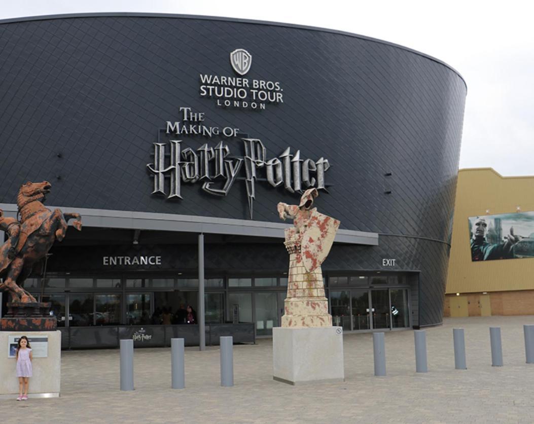 Warner Brothers Apartment Watford  Exterior foto